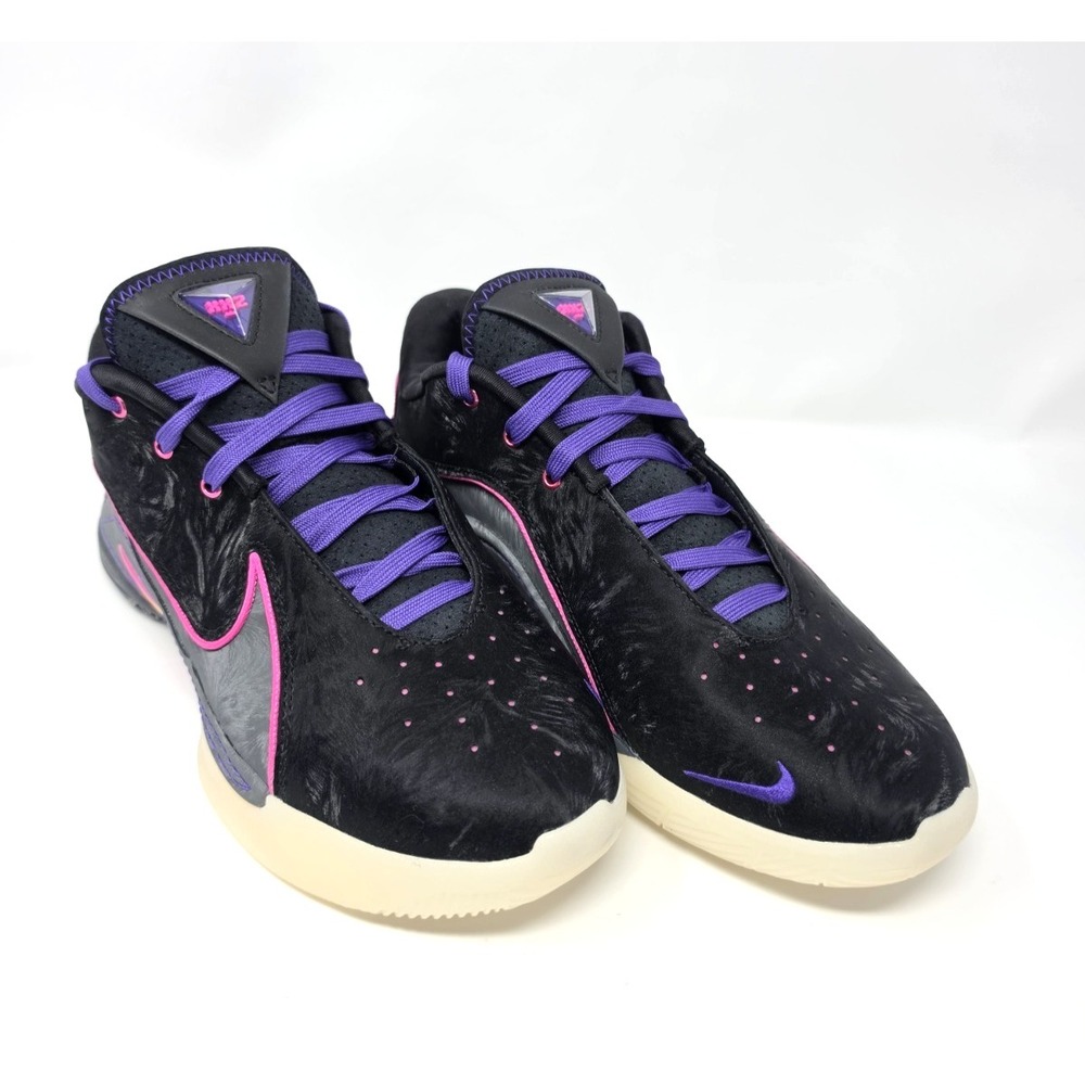Nike Lebron XXll Black/Laser Fuchsia-Dark Grey‎ NIB M 8.5 W 10